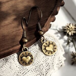 5 For $25💫Cute Small Bronzed Groovy Heart Dangles Earrings